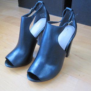 Aldo block heel open toe shoes / sandals